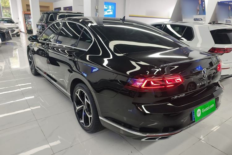 Used Volkswagen Magotan 2025 Zhongxiang Version 330TSI DSG Luxury Edition Rear Left 45 Deg