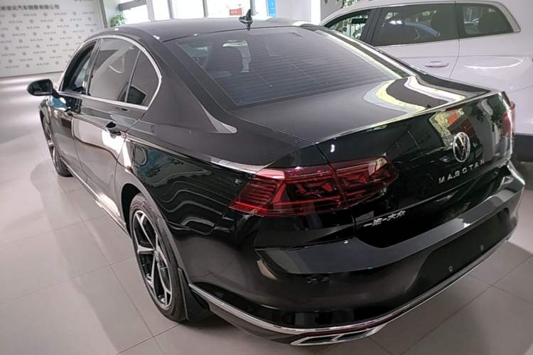 Used Volkswagen Magotan 2025 Revised Version 2 Zhongxiang Edition 330TSI DSG Luxury Trim Rear Left 45 Deg