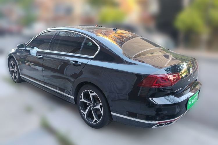 Used Volkswagen Magotan 2025 Zhongxiang Version 330TSI DSG Luxury Edition Rear Left 45 Deg