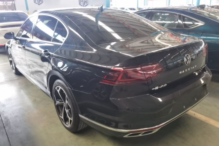 Used Volkswagen Magotan 2025 Revised Version Zhongxiang Edition 330TSI DSG Luxury Trim Rear Left 45 Deg