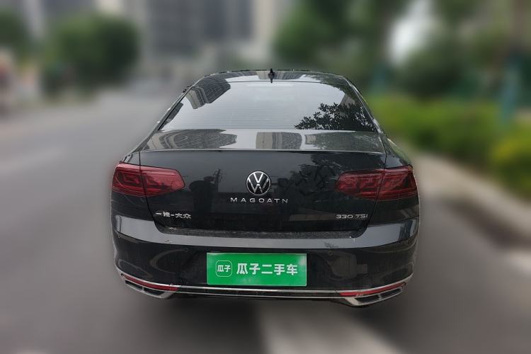 Used Volkswagen Magotan 2025 Zhongxiang Version 330TSI DSG Luxury Edition Rear