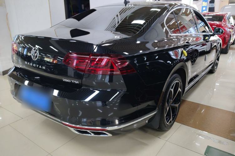 Used Volkswagen Magotan 2025 Zhongxiang Model 280TSI DSG Luxury Version Rear Right 45 Deg