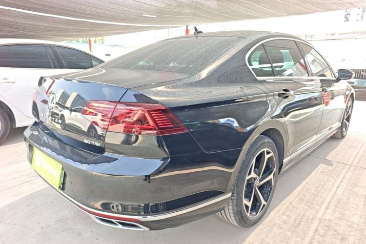 Used Volkswagen Magotan 2025 Zhongxiang Model 280TSI DSG Luxury Version Rear Right 45 Deg