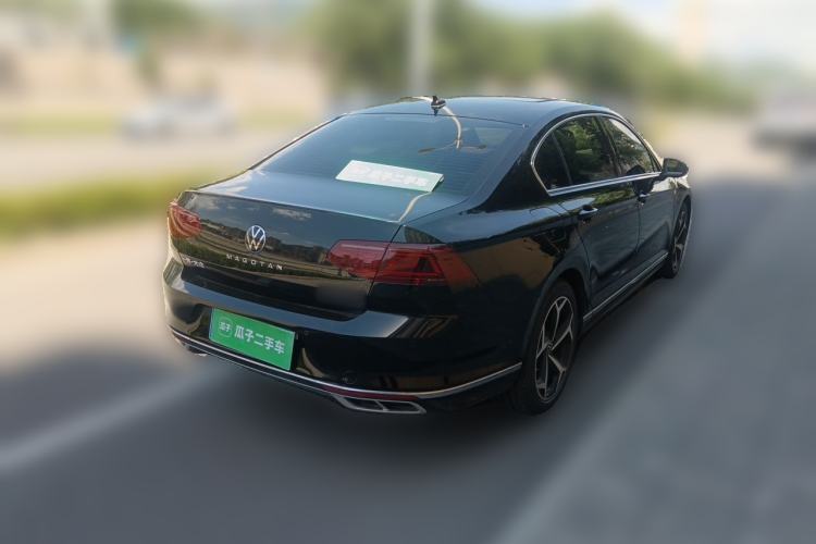 Used Volkswagen Magotan 2025 Revised Version Zhongxiang Edition 330TSI DSG Luxury Trim Rear Right 45 Deg
