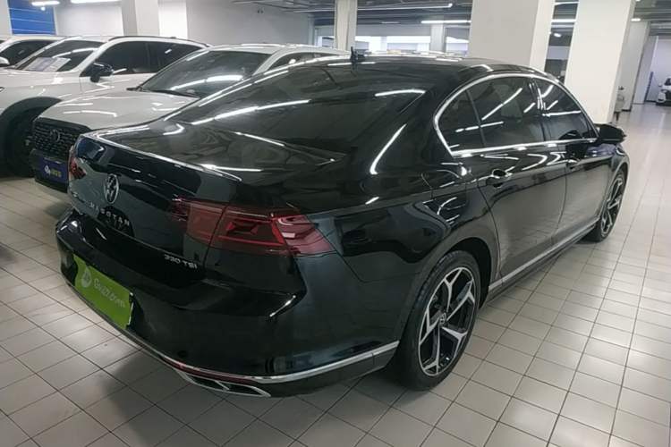 Used Volkswagen Magotan 2025 Revised Version Zhongxiang Edition 330TSI DSG Luxury Trim Rear Right 45 Deg
