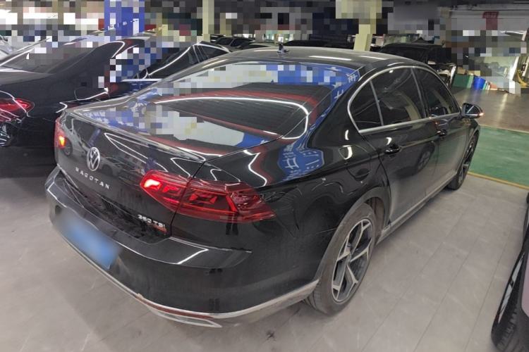 Used Volkswagen Magotan 2025 Revised Version 2 Zhongxiang Edition 330TSI DSG Luxury Trim Rear Right 45 Deg