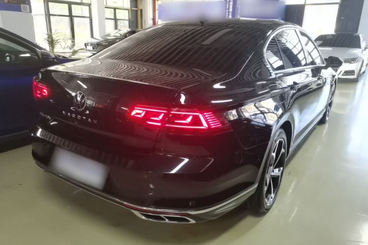 Used Volkswagen Magotan 2025 Zhongxiang Version 330TSI DSG Luxury Edition Rear Right 45 Deg