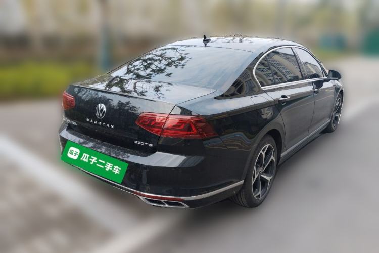 Used Volkswagen Magotan 2025 Zhongxiang Version 330TSI DSG Luxury Edition Rear Right 45 Deg