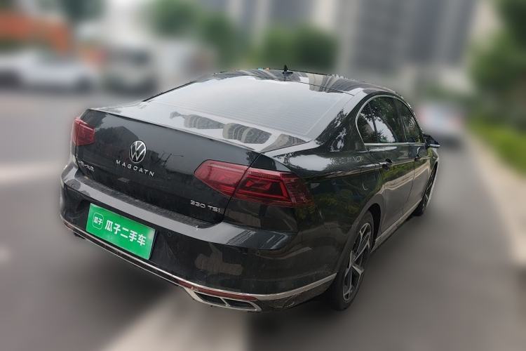 Used Volkswagen Magotan 2025 Zhongxiang Version 330TSI DSG Luxury Edition Rear Right 45 Deg