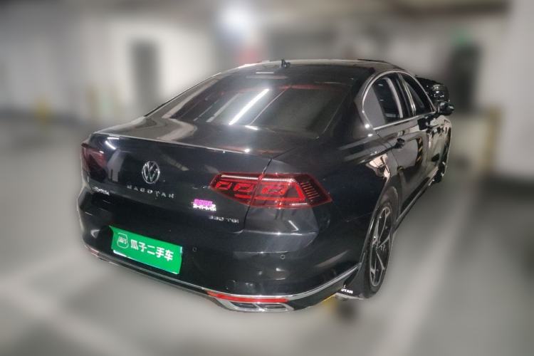 Used Volkswagen Magotan 2025 Zhongxiang Version 330TSI DSG Luxury Edition Rear Right 45 Deg