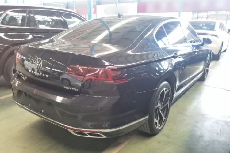 Used Volkswagen Magotan 2025 Revised Version Zhongxiang Edition 330TSI DSG Luxury Trim Rear Right 45 Deg
