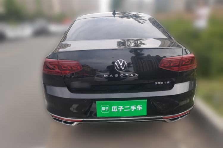 Used Volkswagen Magotan 2025 Revised Version Zhongxiang Edition 330TSI DSG Luxury Trim Rear