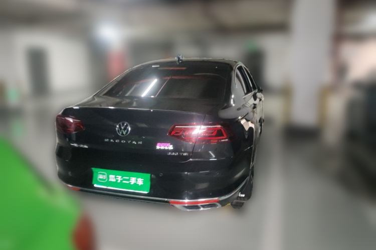 Used Volkswagen Magotan 2025 Zhongxiang Version 330TSI DSG Luxury Edition Rear
