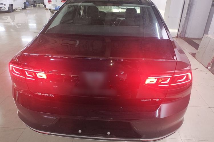 Used Volkswagen Magotan 2025 Zhongxiang Version 280TSI DSG Comfort Edition Rear