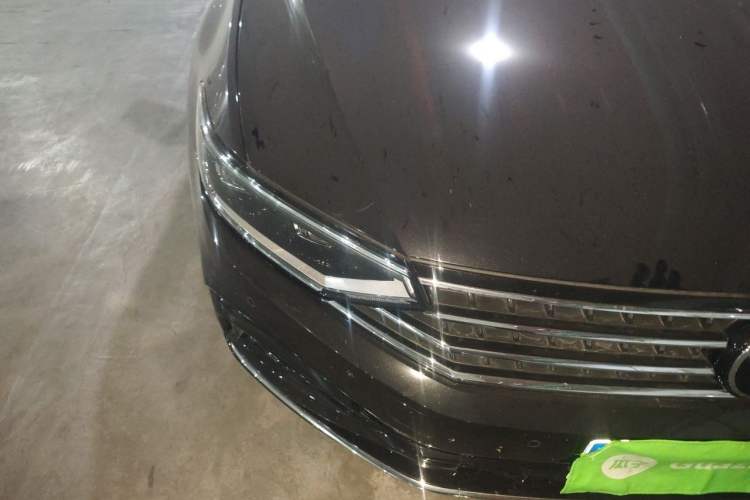 Used Volkswagen Magotan 2025 Zhongxiang Version 330TSI DSG Luxury Edition Right Front Headlight