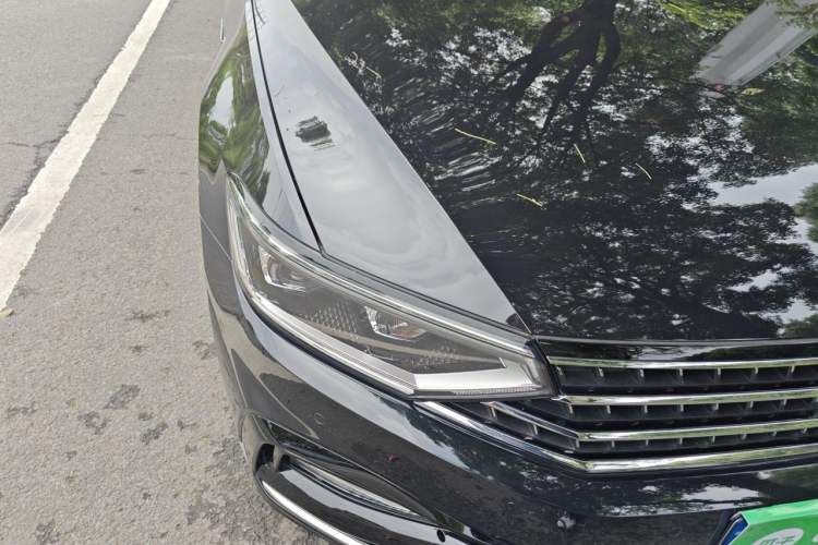 Used Volkswagen Magotan 2025 Zhongxiang Version 330TSI DSG Luxury Edition Right Front Headlight