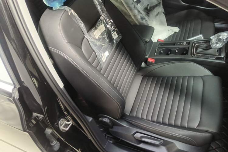 Used Volkswagen Magotan 2025 Zhongxiang Version 280TSI DSG Comfort Edition Right Front Seat
