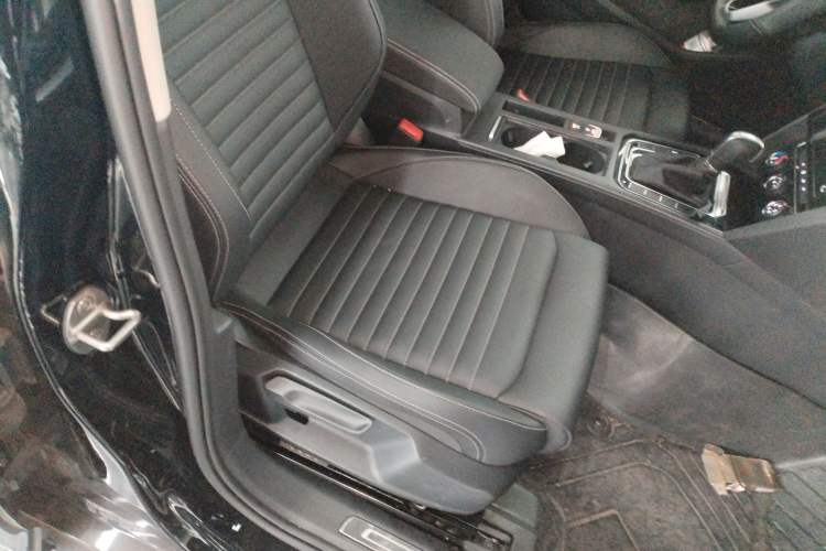 Used Volkswagen Magotan 2025 Zhongxiang Version 280TSI DSG Comfort Edition Right Front Seat