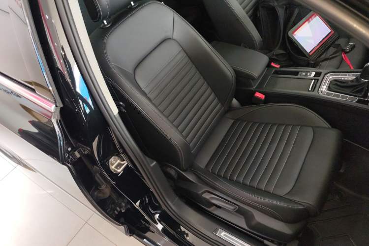 Used Volkswagen Magotan 2025 Zhongxiang Version 280TSI DSG Comfort Edition Right Front Seat