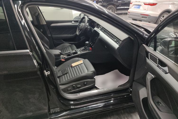 Used Volkswagen Magotan 2025 Zhongxiang Version 280TSI DSG Comfort Edition Right Front Seat