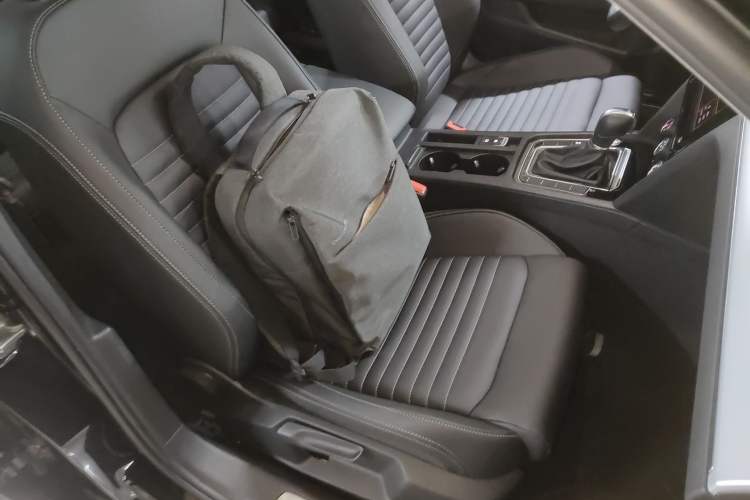 Used Volkswagen Magotan 2025 Zhongxiang Version 280TSI DSG Comfort Edition Right Front Seat