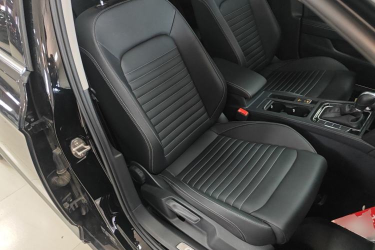 Used Volkswagen Magotan 2025 Zhongxiang Version 280TSI DSG Comfort Edition Right Front Seat
