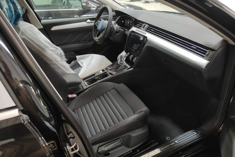 Used Volkswagen Magotan 2025 Zhongxiang Version 280TSI DSG Comfort Edition Right Front Seat