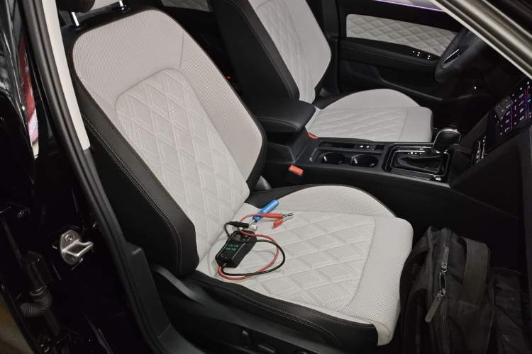 Used Volkswagen Magotan 2025 Revised Version Zhongxiang Edition 330TSI DSG Luxury Trim Right Front Seat