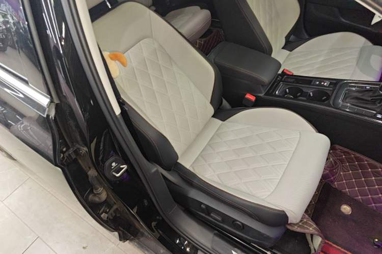 Used Volkswagen Magotan 2025 Revised Version 2 Zhongxiang Edition 330TSI DSG Luxury Trim Right Front Seat