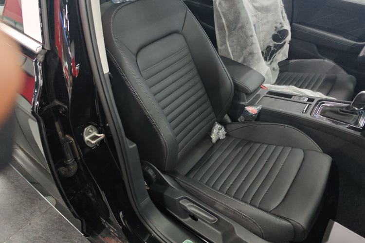 Used Volkswagen Magotan 2025 Zhongxiang Version 280TSI DSG Comfort Edition Right Front Seat