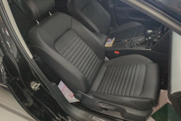 Used Volkswagen Magotan 2025 Zhongxiang Version 280TSI DSG Comfort Edition Right Front Seat