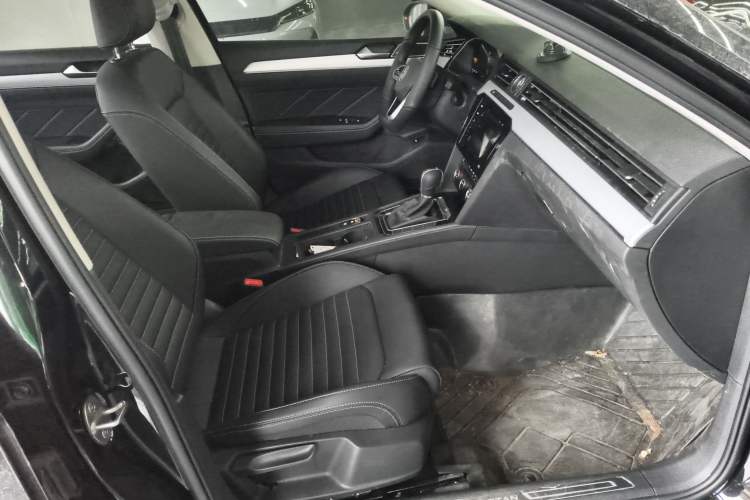 Used Volkswagen Magotan 2025 Zhongxiang Version 280TSI DSG Comfort Edition Right Front Seat