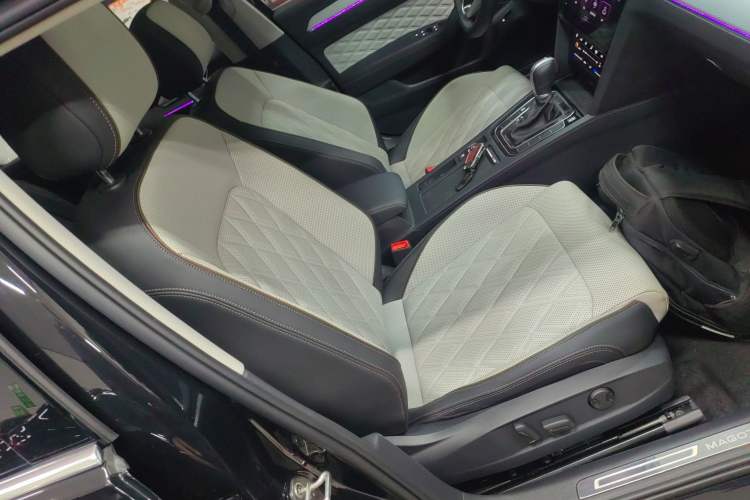 Used Volkswagen Magotan 2025 Zhongxiang Version 330TSI DSG Luxury Edition Right Front Seat