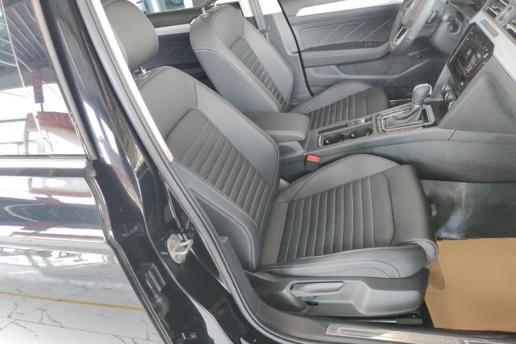 Used Volkswagen Magotan 2025 Zhongxiang Version 280TSI DSG Comfort Edition Right Front Seat