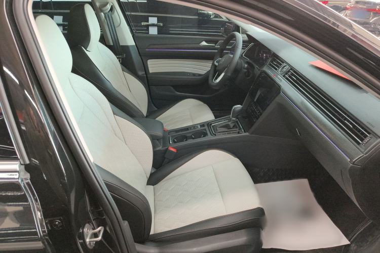 Used Volkswagen Magotan 2025 Revised Version 2 Zhongxiang Edition 330TSI DSG Luxury Trim Right Front Seat