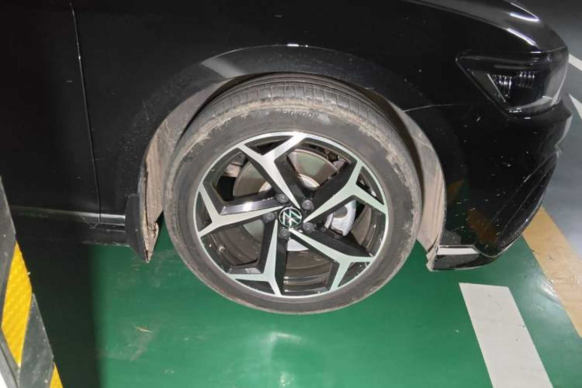 Used Volkswagen Magotan 2025 Revised Version Zhongxiang Edition 330TSI DSG Luxury Trim Right Front Wheel Hub