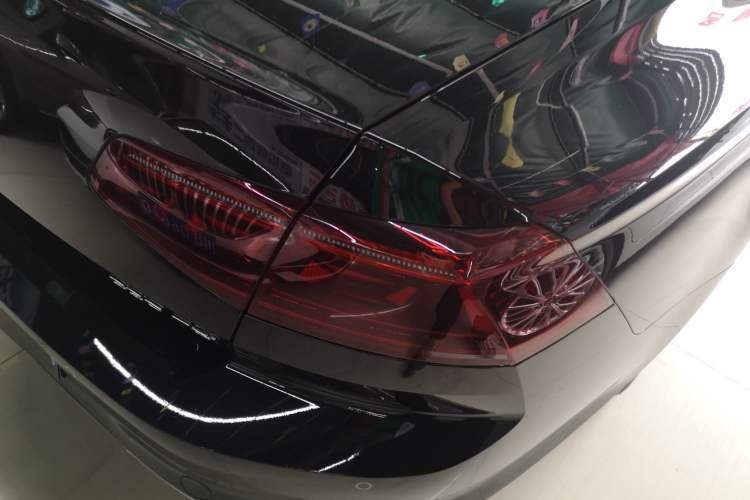 Used Volkswagen Magotan 2025 Revised Version Zhongxiang Edition 330TSI DSG Luxury Trim Right Rear Taillight