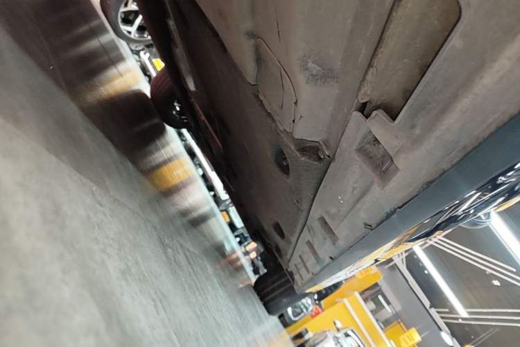Used Volkswagen Magotan 2025 Revised Version Zhongxiang Edition 330TSI DSG Luxury Trim Right Side Sill