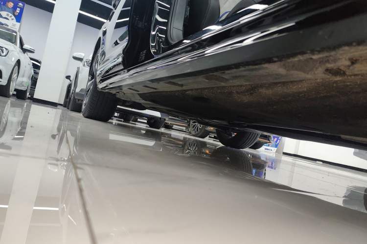 Used Volkswagen Magotan 2025 Zhongxiang Version 330TSI DSG Luxury Edition Right Side Sill