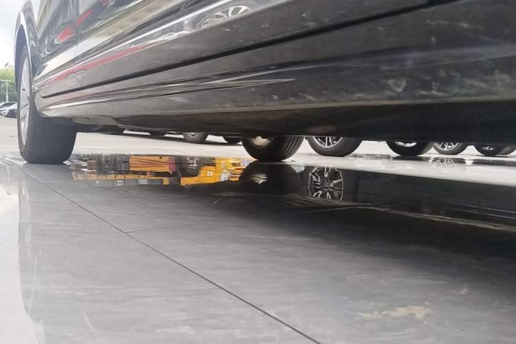 Used Volkswagen Magotan 2025 Zhongxiang Version 280TSI DSG Comfort Edition Right Side Sill