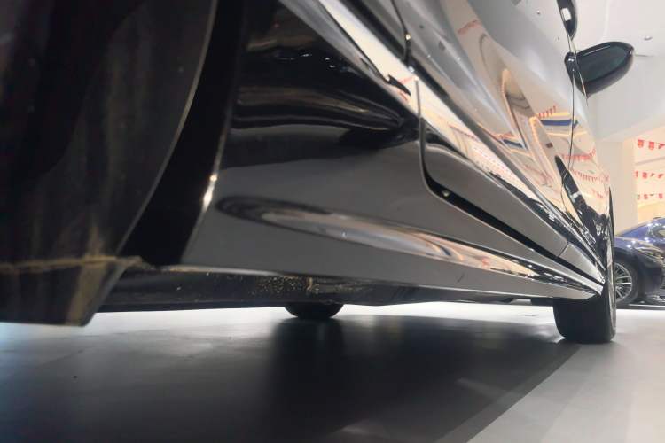 Used Volkswagen Magotan 2025 Zhongxiang Version 280TSI DSG Comfort Edition Right Side Sill