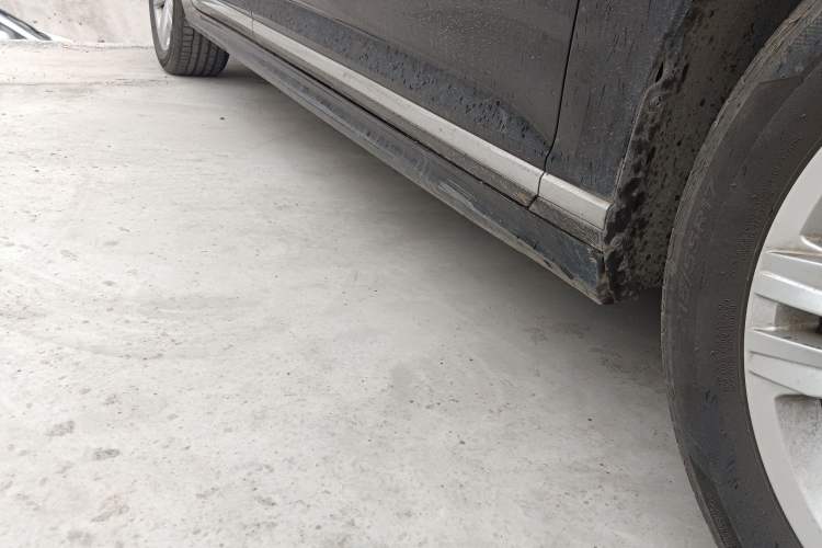 Used Volkswagen Magotan 2025 Zhongxiang Version 280TSI DSG Comfort Edition Right Side Sill
