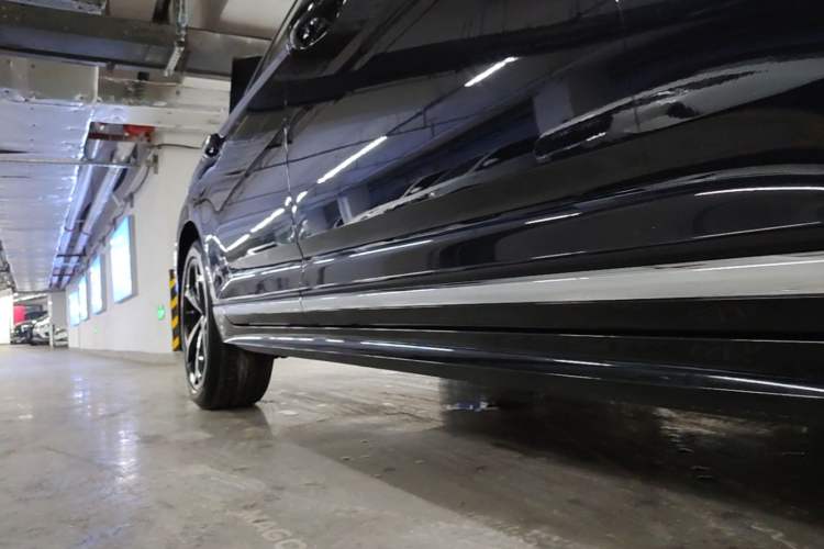 Used Volkswagen Magotan 2025 Zhongxiang Version 330TSI DSG Luxury Edition Right Side Sill