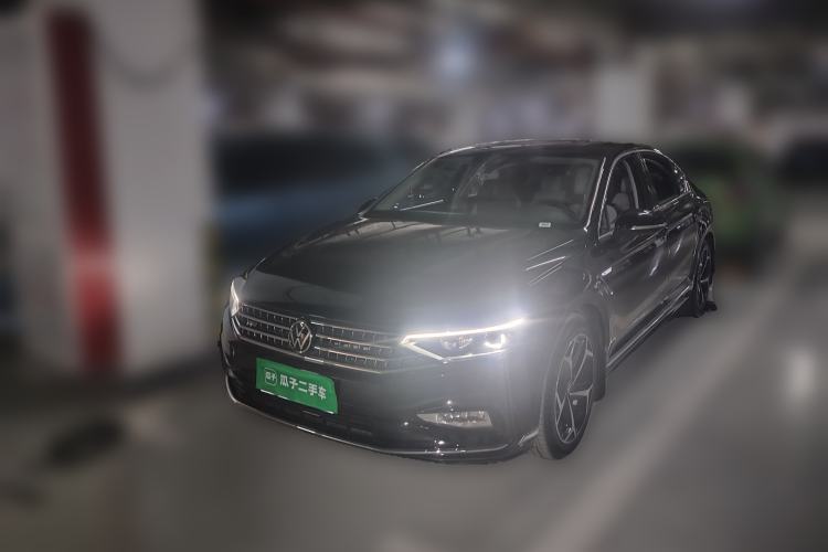 Used Volkswagen Magotan 2025 Zhongxiang Version 330TSI DSG Luxury Edition Guazi used car, China used car export, Used car for sale, Used cars, Cheapest cars for sale