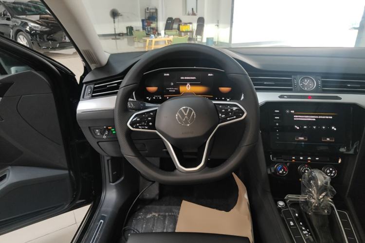 Used Volkswagen Magotan 2025 Zhongxiang Version 280TSI DSG Comfort Edition Steering Wheel