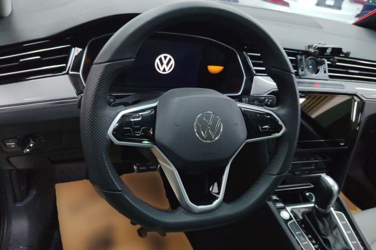 Used Volkswagen Magotan 2025 Zhongxiang Model 280TSI DSG Luxury Version Steering Wheel