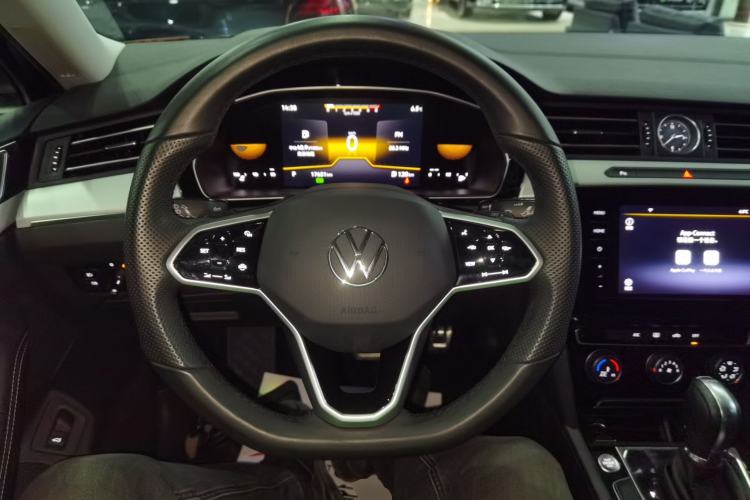 Used Volkswagen Magotan 2025 Zhongxiang Version 280TSI DSG Comfort Edition Steering Wheel
