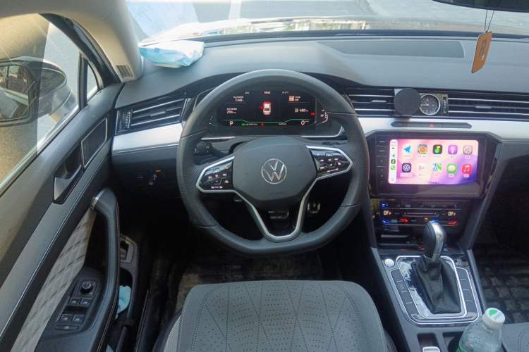 Used Volkswagen Magotan 2025 Revised Version Zhongxiang Edition 330TSI DSG Luxury Trim Steering Wheel