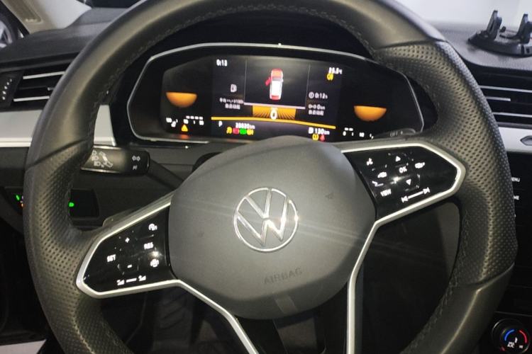 Used Volkswagen Magotan 2025 Zhongxiang Version 280TSI DSG Comfort Edition Steering Wheel
