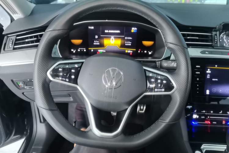 Used Volkswagen Magotan 2025 Revised Version Zhongxiang Edition 280TSI DSG Luxury Trim Steering Wheel